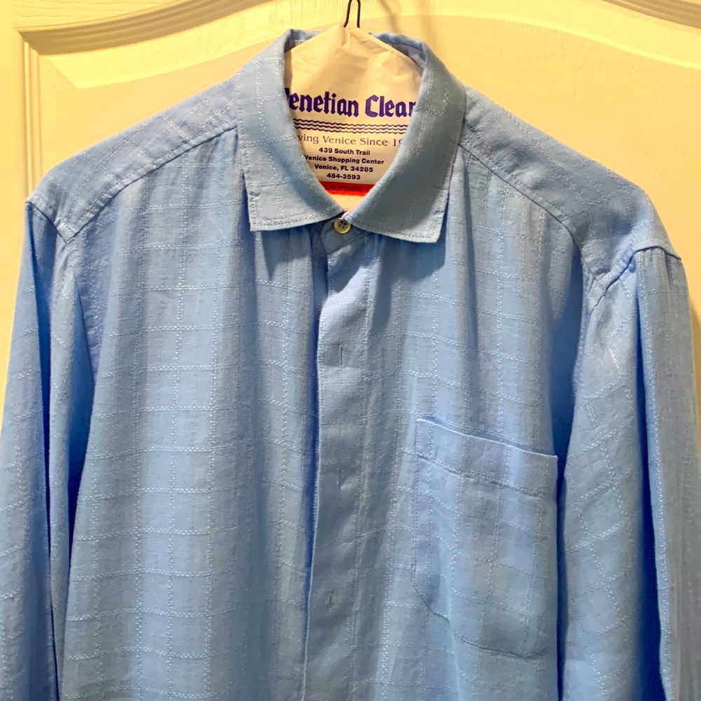 Tommy Bahama L/S.  Medium but fits more like a L/XL. Worn few times, dry cleaned